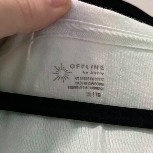 Offline Cropped Tee NWT - Picture 3 of 4